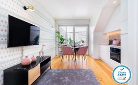 WHome | CSA18 Premium Design Apartment